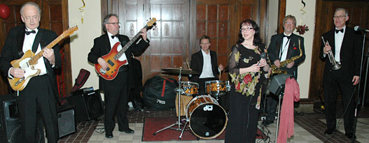 Wally Walstead plays a guitar solo